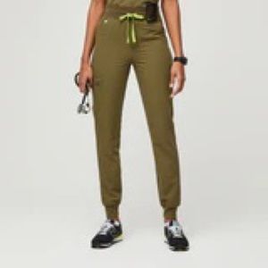 NWT FIGS Zamora High Waisted 2.0 Scrub Pants in Martini Olive
